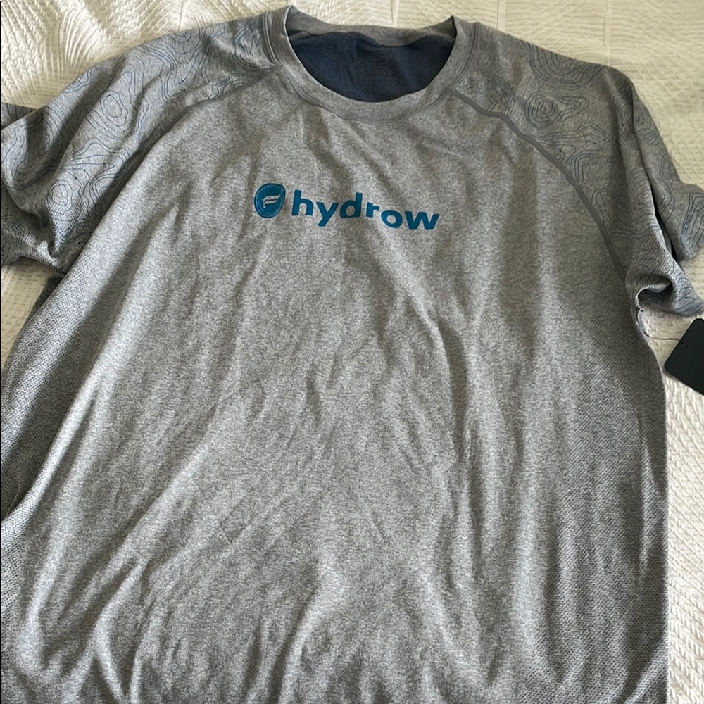 Fabletics Gray Men's Logo Short Sleeve Tees